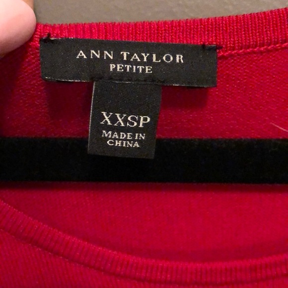 Red dress - Picture 2 of 2